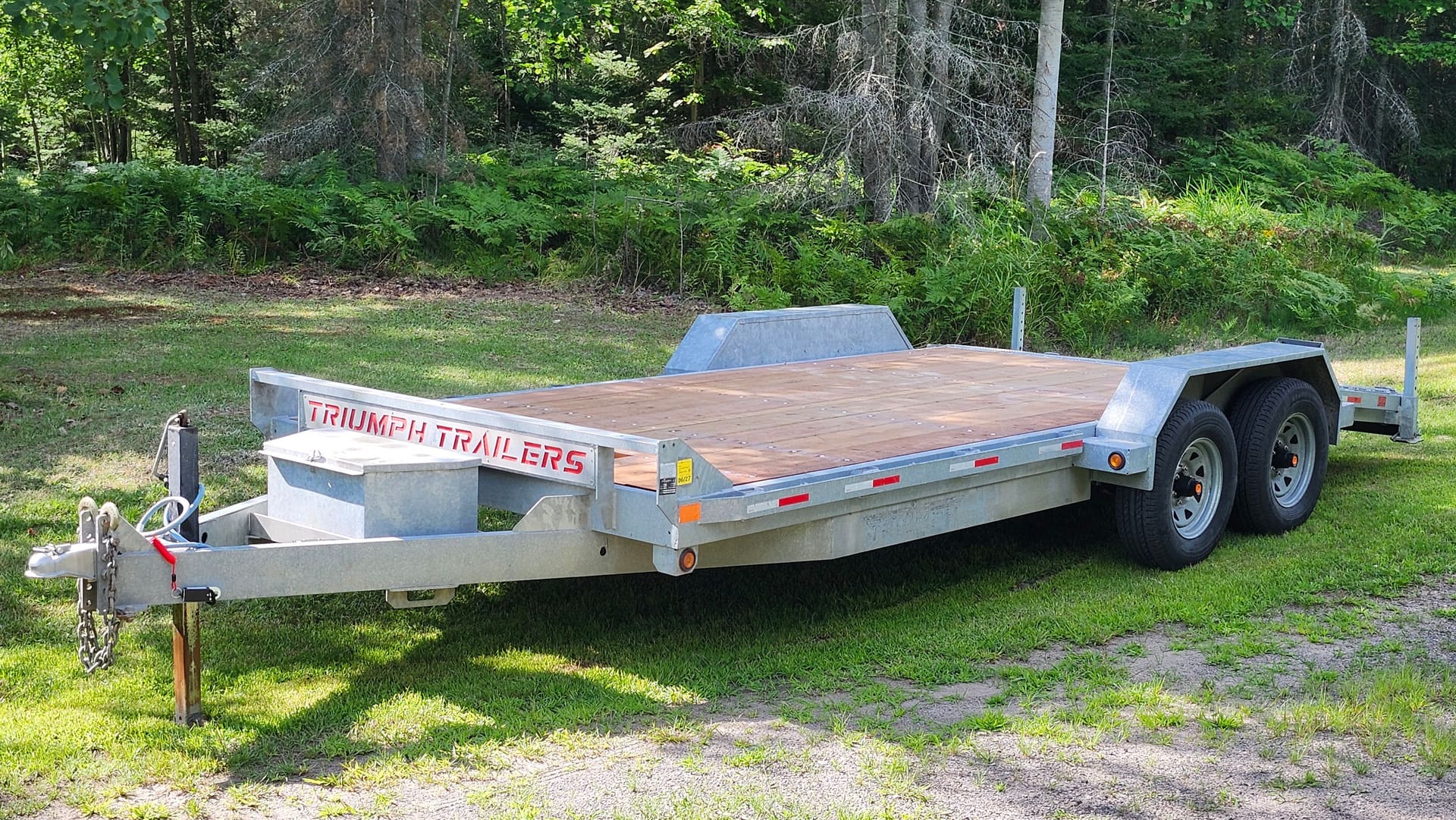 18ft Equipment Trailer for rent in Callander, Ontario - side view